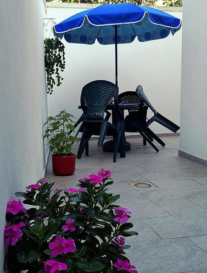 Villa A Casa Di Sante Arnesano Exterior foto